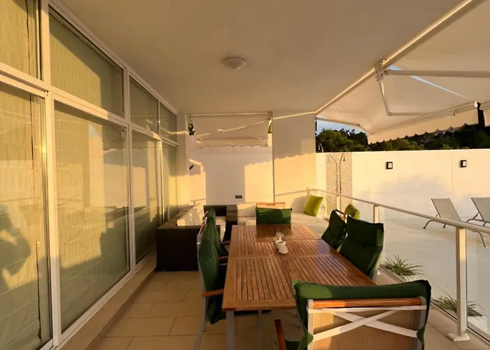 Chalet En C.Vadella - Piscina Privada